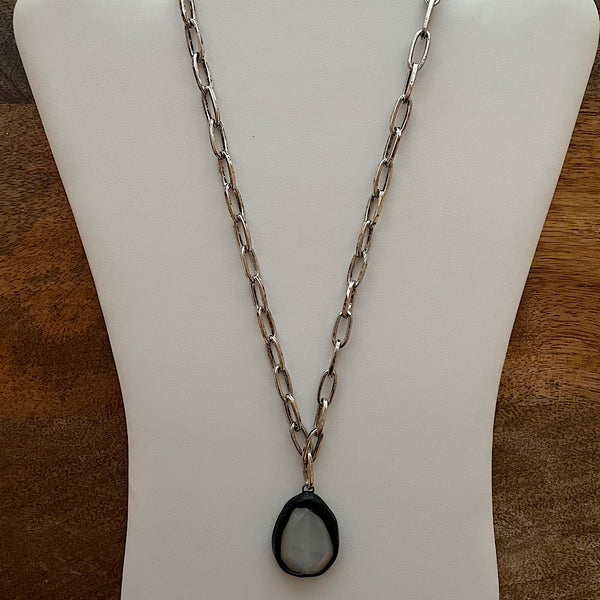 Light Grey Chrystal Pendant Silver Necklace